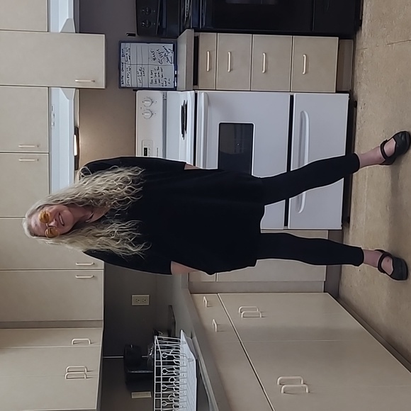 Hush Dresses & Skirts - WAS $138 HUSH Black & Gold Velour  dress v-neck 3/4 sleeve Pullover with POCKETS